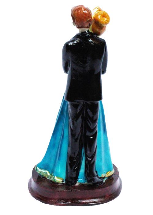 Loving Married Couple Statue Showpiece