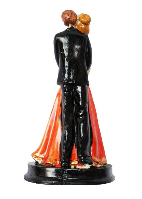 Loving Married Couple Statue Showpiece